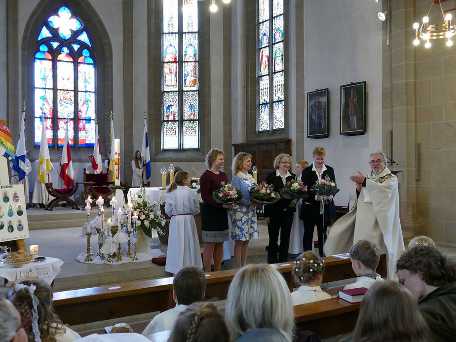 1. Heilige Kommunion in St. Crescentius (Foto: Karl-Franz Thiede)